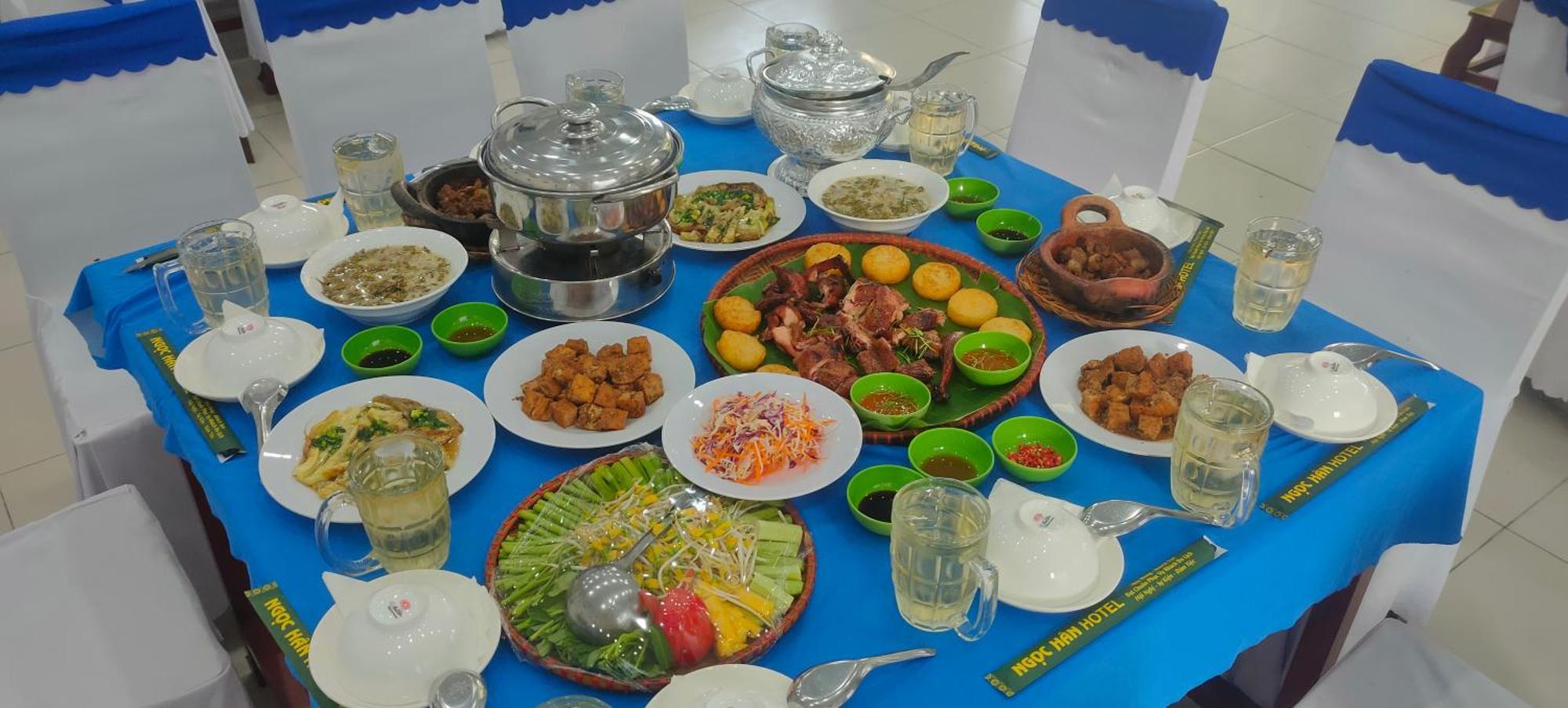 Khach San Ngoc Han Ap Vinh Phu Екстериор снимка
